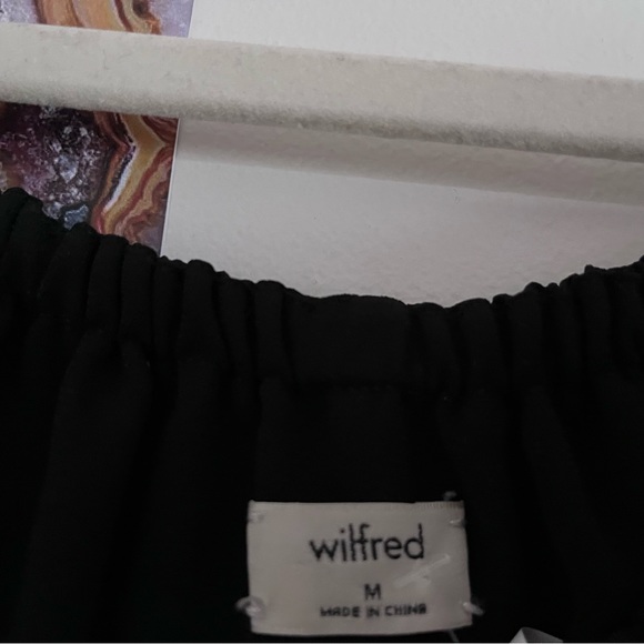 Aritzia promener off the shoulder blouse - Picture 7 of 7